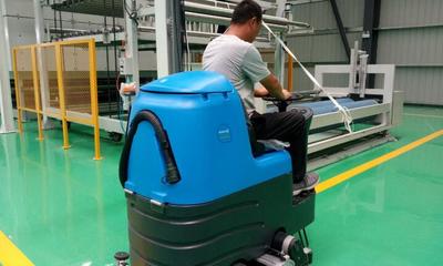 駕駛式小型洗地機價格與會議及展覽服務應用分析